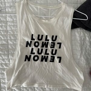 Lululemon size 2 crop top never worn (needs ironing lol!)
